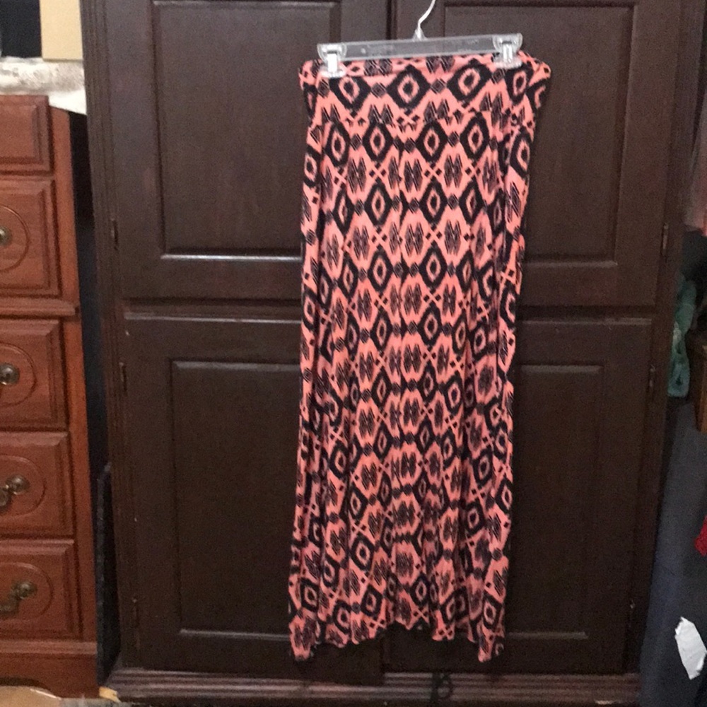 Super soft Bobeau maxi skirt